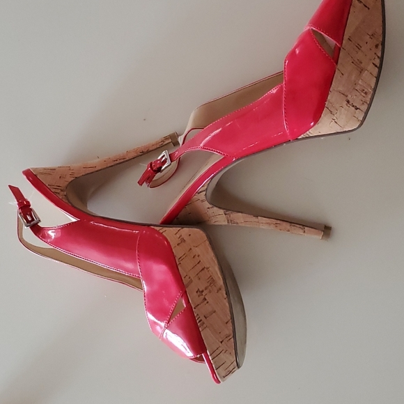 GUESS size 8.5 red heels - Picture 8 of 11